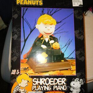 New Peanuts Gang Shroeder playing piano animated musical Halloween  Snoopy lucy